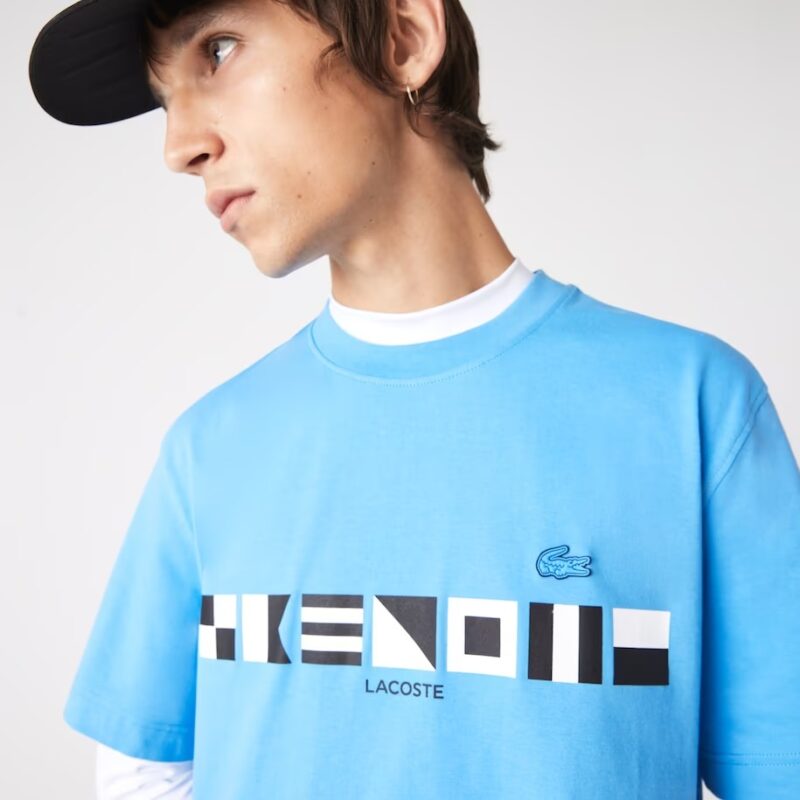 Playera Lacoste Relaxed Fit estampada para hombre